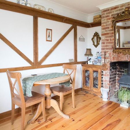 Flint Cottage ชิชิสเตอร์ ภายนอก รูปภาพ