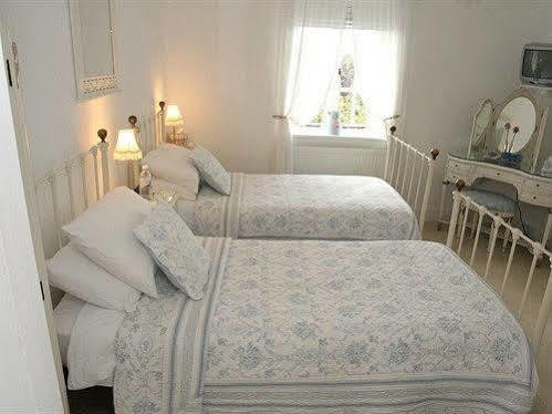 Flint Cottage ชิชิสเตอร์ ภายนอก รูปภาพ