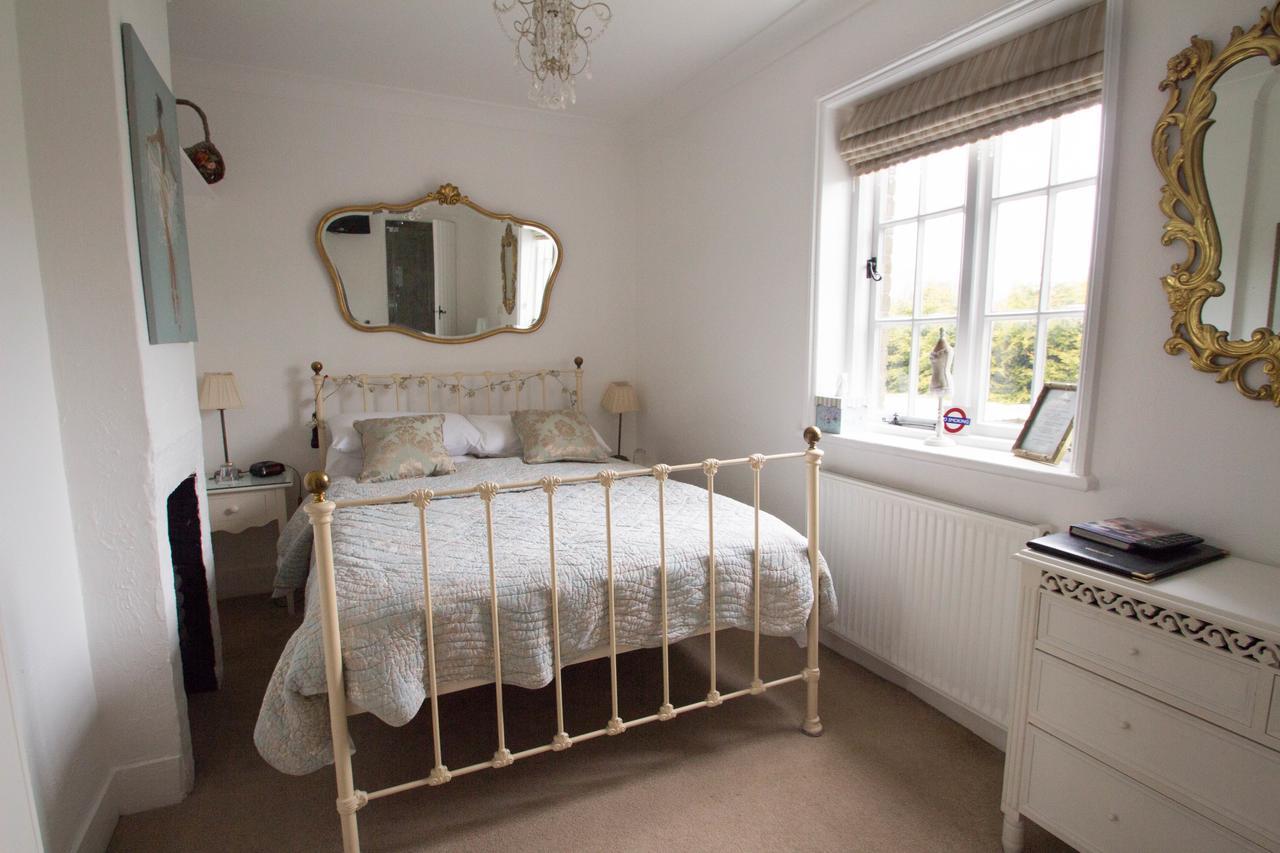 Flint Cottage ชิชิสเตอร์ ภายนอก รูปภาพ